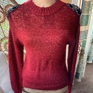 NEW. Guess pullover sweater size S